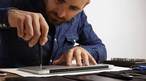 5 Crucial Considerations before Seeking MacBook Repair Services
